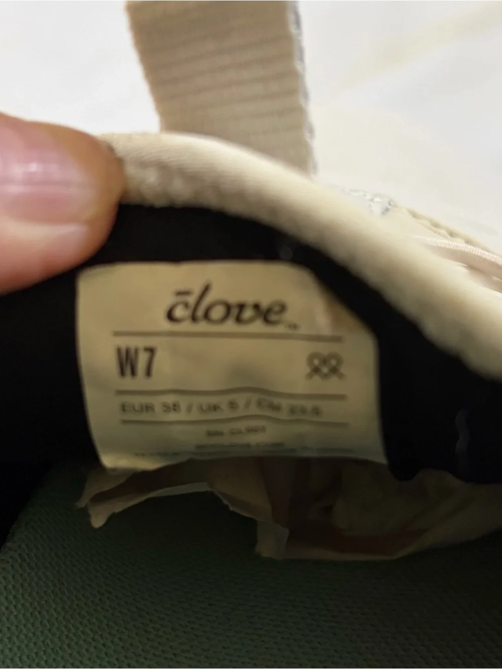 Clove Women's White Slip-On Lace-Toggle Sneakers - Size 7